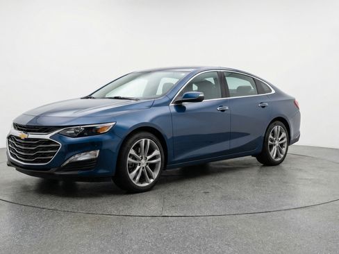 Used 2024 Chevrolet Malibu LT image 3