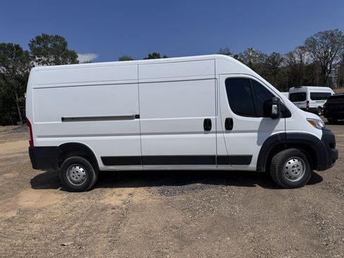 Used 2023 RAM ProMaster 2500 FWD image 4