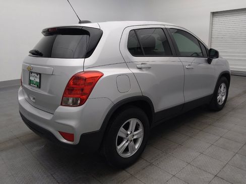 Used 2021 Chevrolet Trax LS w/ Tint and Cruise Package FWD image 9