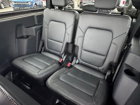 New 2025 Ford Bronco Badlands image 14