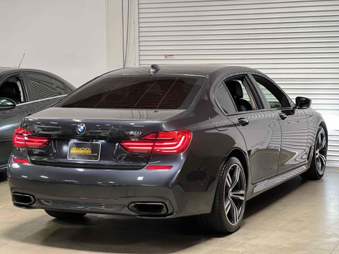 Used 2018 BMW 750i RWD image 29