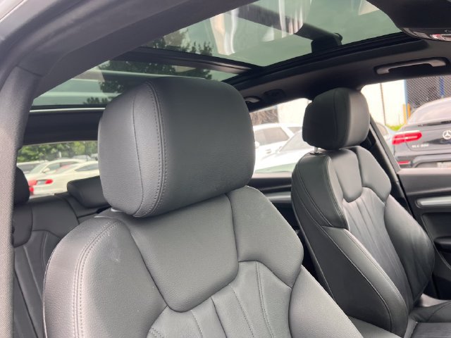 Used 2020 Audi Q5 2.0T Premium w/ Titanium Sport Package AWD/4WD image 32
