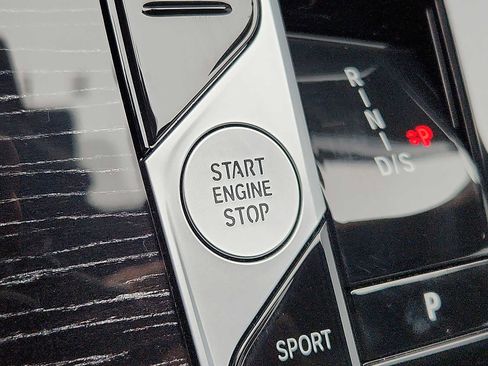 Used 2026 BMW X7 xDrive40i w/ M Sport Package image 22