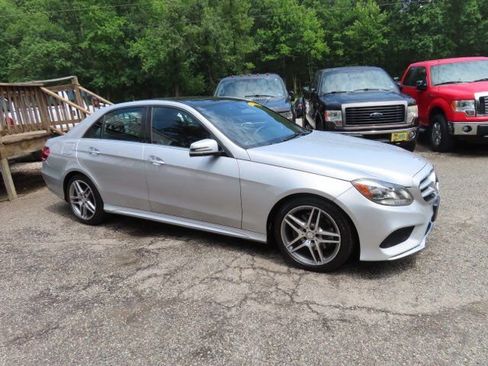 Used 2014 Mercedes-Benz E 350 4MATIC Sedan image 5