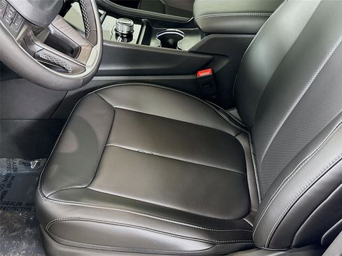 New 2025 Jeep Grand Cherokee L Limited image 14