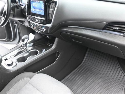 Used 2023 Chevrolet Traverse LT image 29