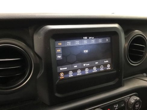 Used 2022 Jeep Gladiator Sport AWD/4WD image 15