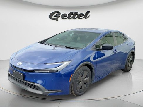 Used 2024 Toyota Prius LE image 1