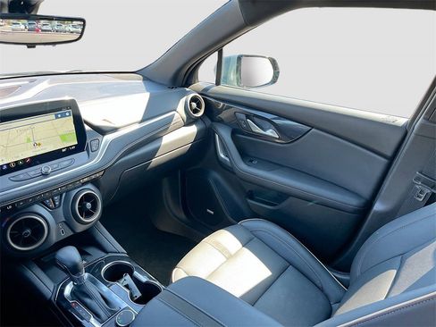 Used 2024 Chevrolet Blazer Premier w/ Driver Confidence II Package image 24