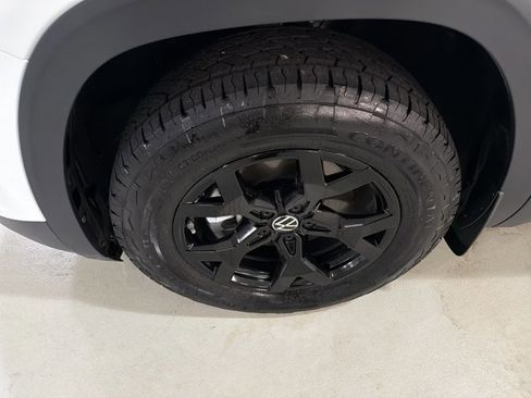 Certified 2026 Volkswagen Atlas Peak Edition image 11