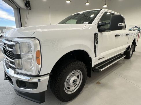 Used 2023 Ford F250 XLT AWD/4WD image 4