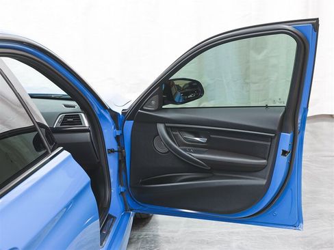 Used 2016 BMW M3 RWD image 71