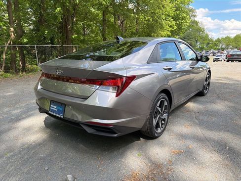 Certified 2023 Hyundai Elantra SEL w/ Convenience Package FWD image 3