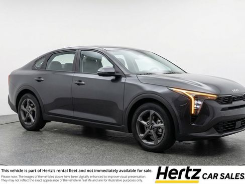 Used 2025 Kia K4 LXS image 1