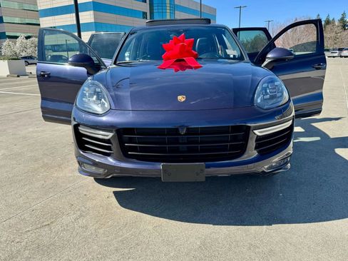 Used 2018 Porsche Cayenne GTS w/ Premium Package Plus image 42