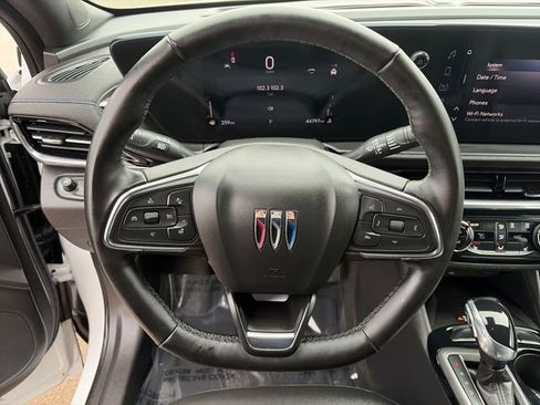 Used 2024 Buick Envista Sport Touring w/ Experience Buick Package image 27