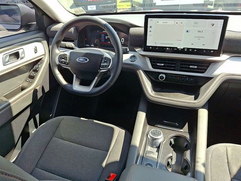Certified 2025 Ford Explorer Active AWD/4WD image 15