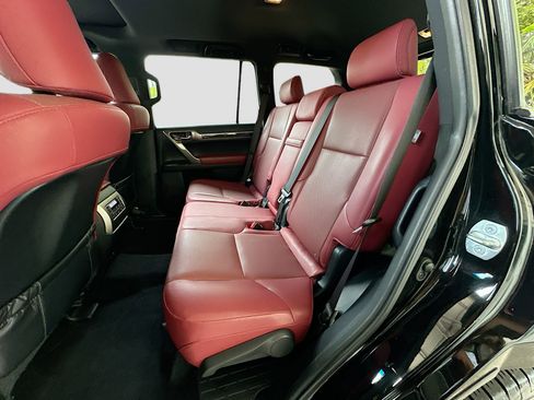 Used 2020 Lexus GX 460 Premium w/ Premium Package image 25