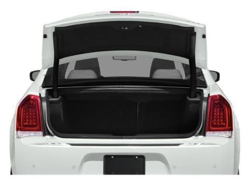 Used 2019 Chrysler 300 Touring w/ Sport Appearance Package image 12