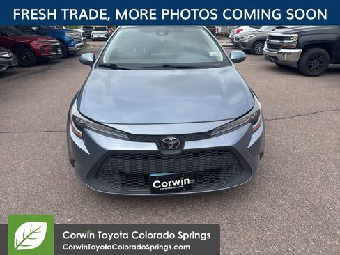 Used 2022 Toyota Corolla LE FWD image 2