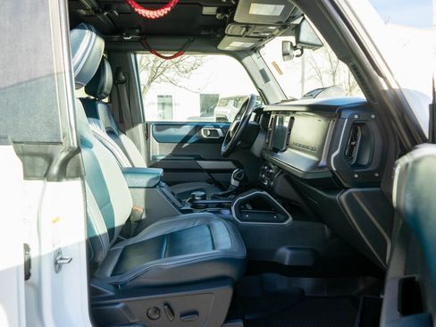 Used 2021 Ford Bronco Outer Banks image 10