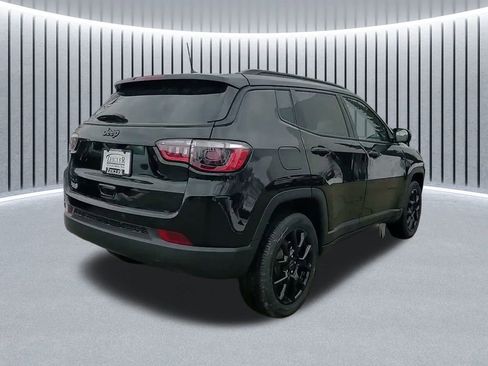 New 2026 Jeep Compass Latitude image 8