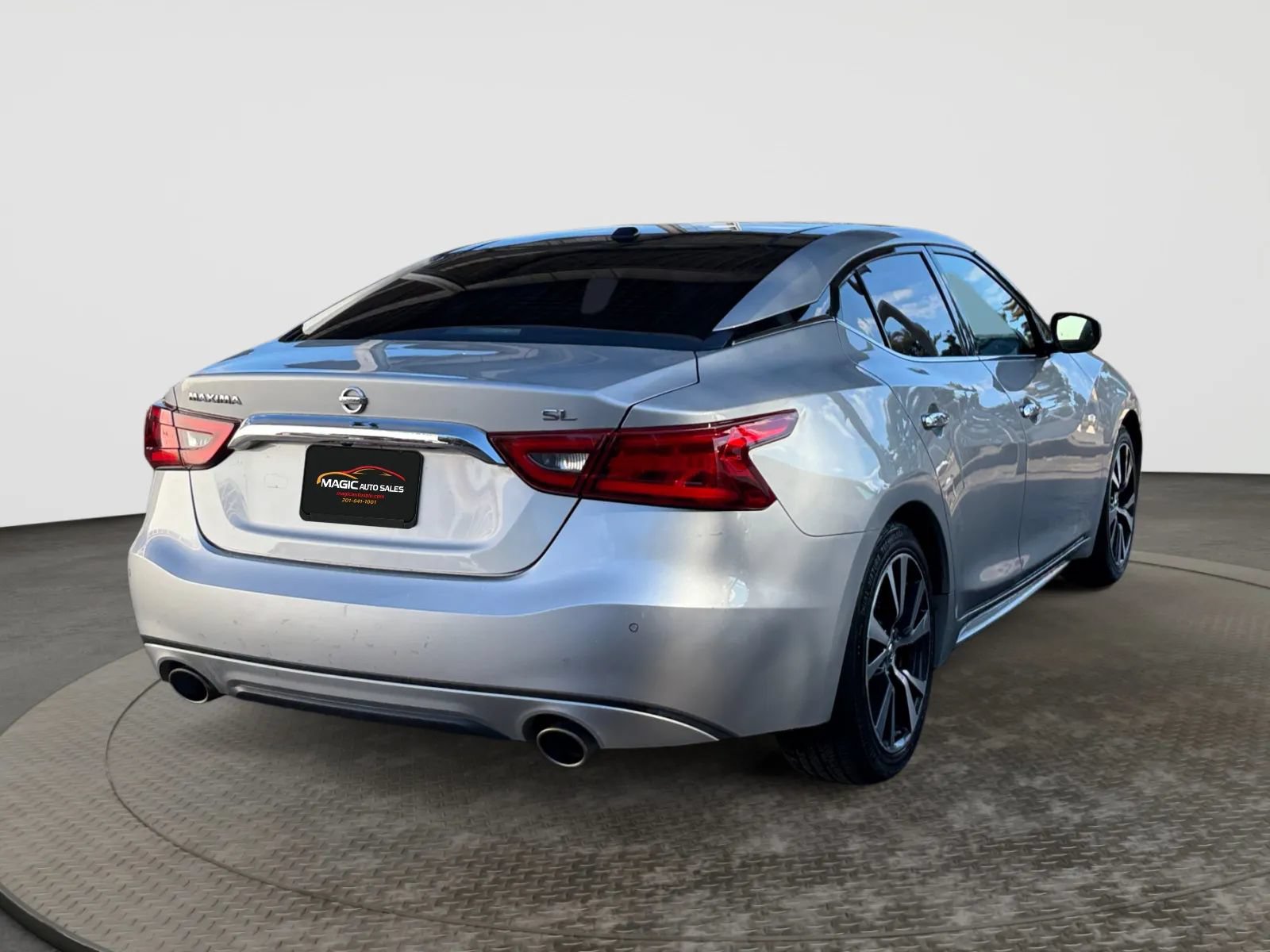Used 2017 Nissan Maxima 3.5 SL FWD image 10