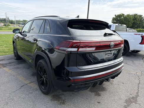 Used 2025 Volkswagen Atlas Cross Sport SEL R-Line AWD/4WD image 5