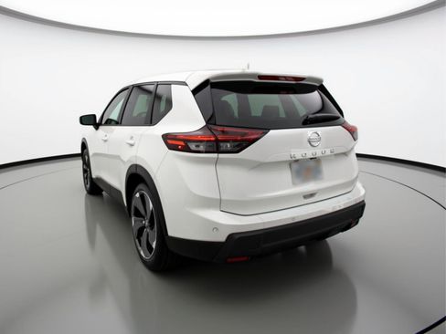 Used 2025 Nissan Rogue SV image 6
