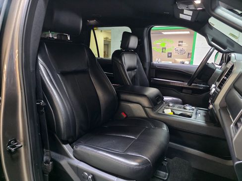 Used 2019 Ford Expedition XLT w/ Equipment Group 202A image 28