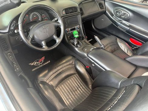 Used 2000 Chevrolet Corvette Convertible w/ Memory Pkg RWD image 18