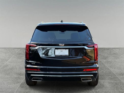 Used 2025 Cadillac XT6 Luxury image 11