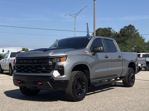 Used 2024 Chevrolet Silverado 1500 Custom Trail Boss AWD/4WD image 11