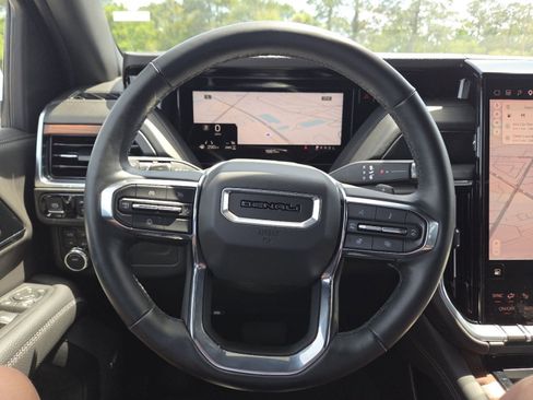 Used 2025 GMC Yukon XL Denali AWD/4WD image 31