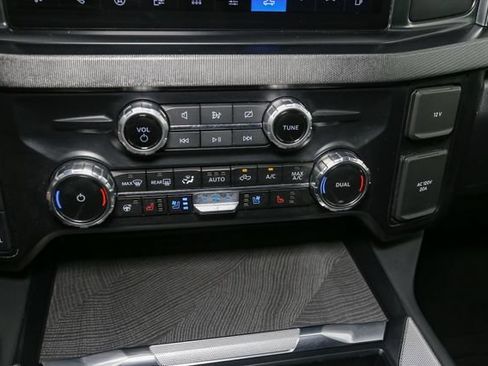 Used 2023 Ford F350 Platinum w/ Tremor Off-Road Package AWD/4WD image 27