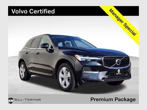 Certified 2022 Volvo XC60 B5 Momentum image 1