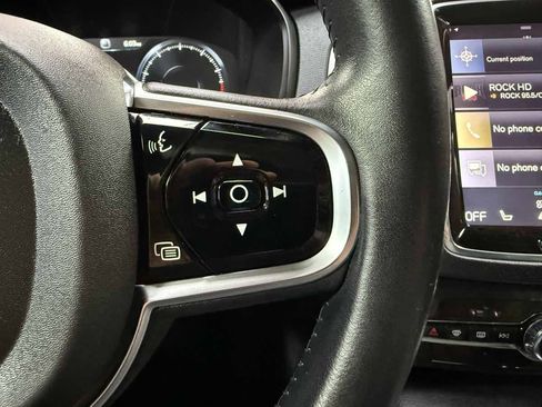 Used 2016 Volvo XC90 T6 Momentum w/ Momentum Plus Package AWD/4WD image 14