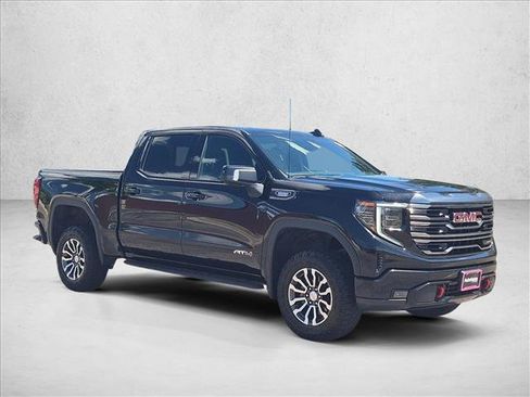 Used 2022 GMC Sierra 1500 AT4 w/ AT4 Preferred Package AWD/4WD image 3