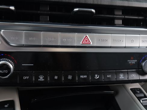 Used 2024 Kia Telluride SX image 10