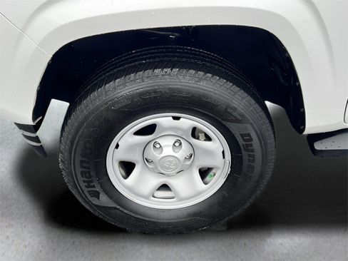 Certified 2023 Toyota Tacoma SR image 25