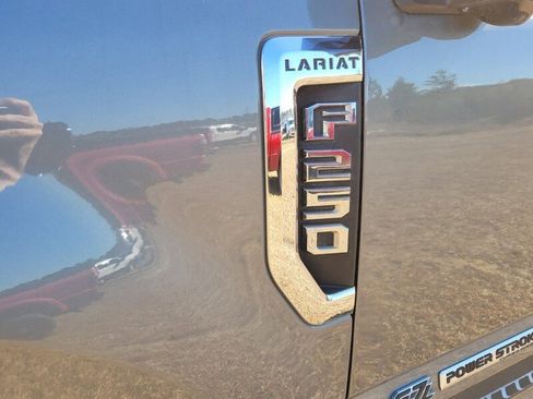 Used 2019 Ford F250 Lariat w/ Lariat Ultimate Package image 7