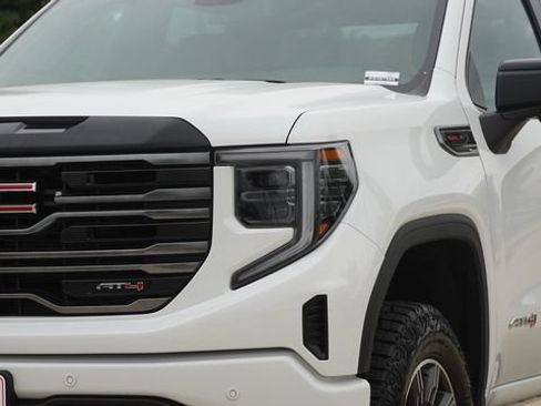 Used 2025 GMC Sierra 1500 AT4 AWD/4WD image 4