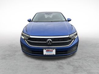 Used 2024 Volkswagen Jetta SE w/ Panoramic Sunroof Package video 2