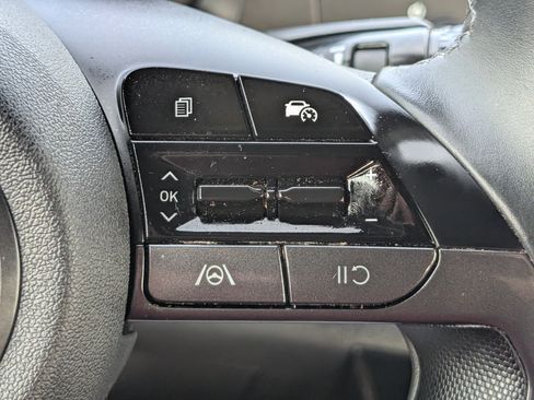 Used 2025 Hyundai Elantra Sport FWD image 21