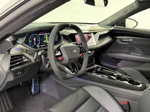 New 2026 Audi RS e-tron GT performance image 4