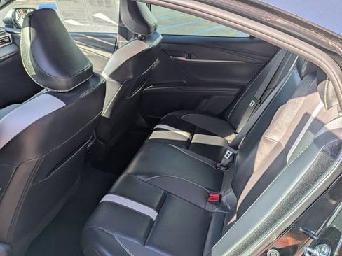 Used 2025 Toyota Camry SE FWD image 15