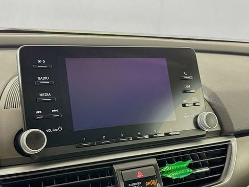 Used 2019 Honda Accord LX image 15