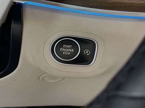 Used 2024 Mercedes-Benz GLE 350 4MATIC w/ AMG Line Exterior image 23