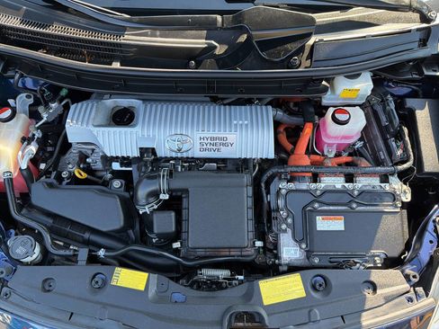 Used 2014 Toyota Prius Two image 14