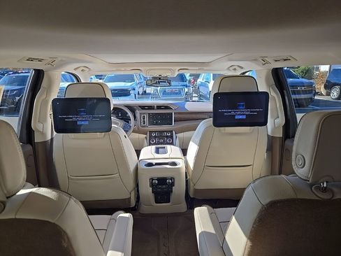 Used 2023 GMC Yukon XL Denali image 47